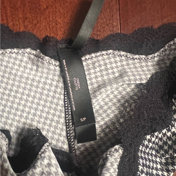 Victoria’s Secret panties size small - Picture 2 of 3